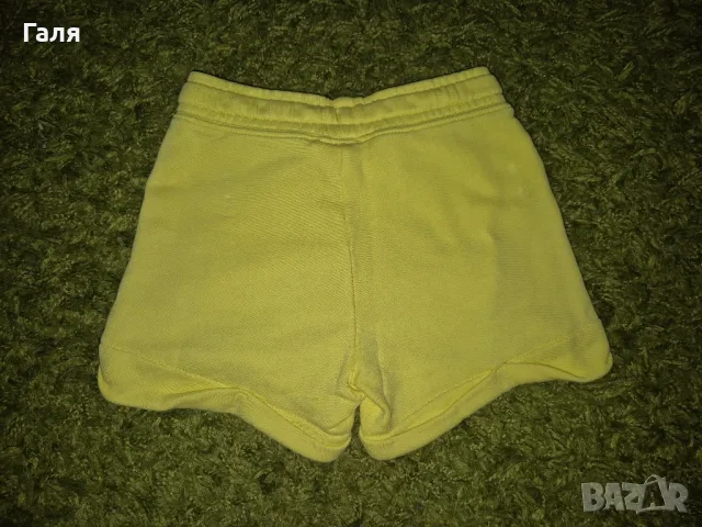 Къси панталонки Benetton, снимка 2 - Детски къси панталони - 50325758