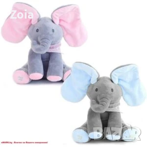 Пеещо слонче с мърдащи уши