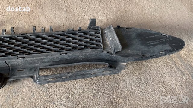 Решетка в бронята за Mercedes GLA W 156, снимка 6 - Части - 34778999
