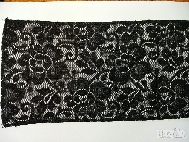 Шалове дамски дантелени четри вида, снимка 3 - Шалове - 33671171