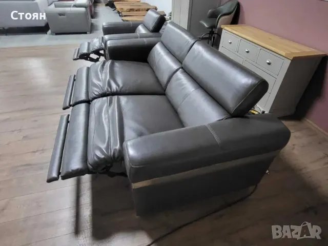 Сив кожен диван тройка и фотьойл Moreno с ел. релакс механизъм, снимка 10 - Дивани и мека мебел - 47869875