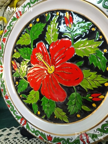 Чиния за стена или плато с хибискус 24 к злато, снимка 2 - Чинии - 53259485