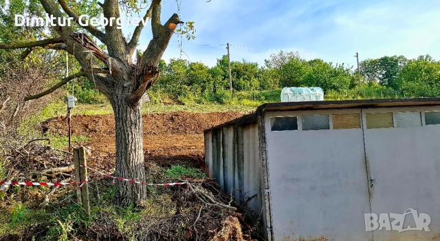 парцел с гараж 810 кв.м, снимка 7 - Парцели - 50960281