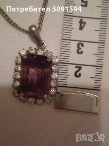 стар дамски медальон лилав и бял шлифован кристал  сребърно покритие