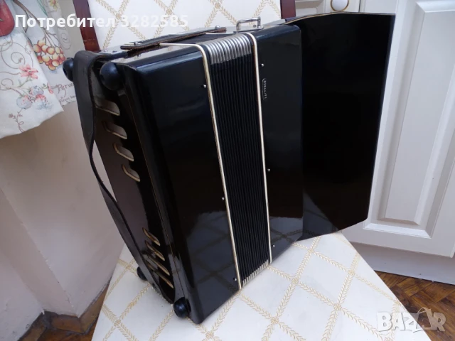 Акордеон Велтмайстер 12 баса, снимка 6 - Акордеони - 51255970