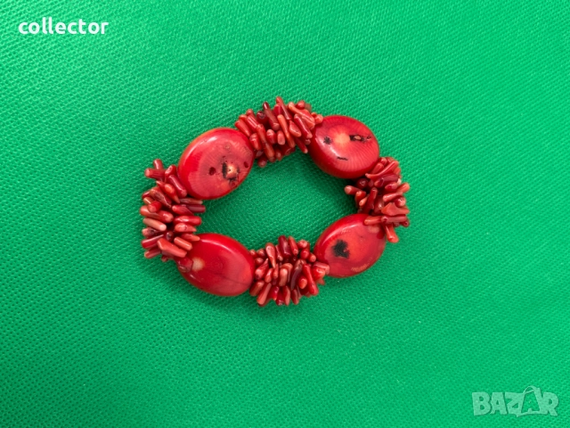 Гривна от естествен червен корал. №7469