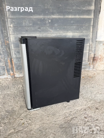 Малък хладилник без фризер, използвано състояние, снимка 5 - Хладилници - 52564786