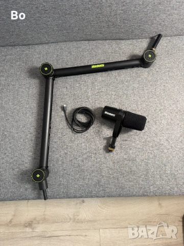 Shure MV7 микрофон + Shure рамо – комплект, използвани