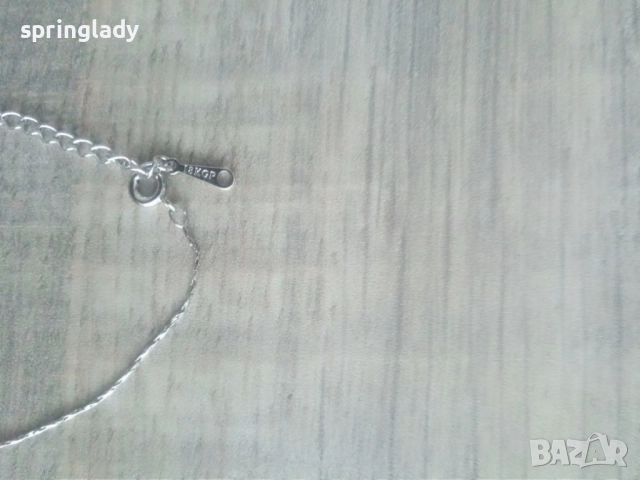 Нежно колие с висулки, снимка 3 - Колиета, медальони, синджири - 52182920