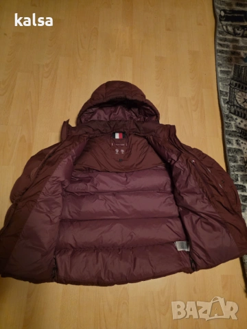 Продавам пухено яке Tommy Hilfiger , снимка 3 - Якета - 53408616