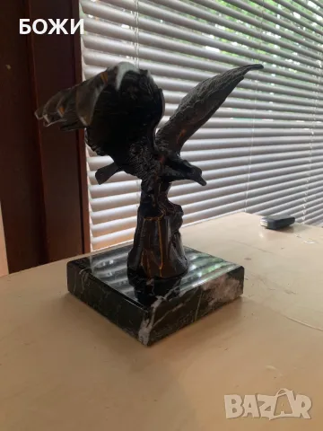 Масивна бронзова статуетка „Орел“ с мраморна основа, снимка 4 - Антикварни и старинни предмети - 50332025