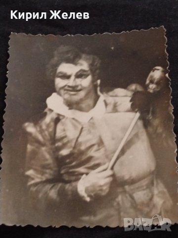 Рядка снимка на Събии Марков в ролята на Риголето черно бяла от соца 32317, снимка 3 - Колекции - 43070704