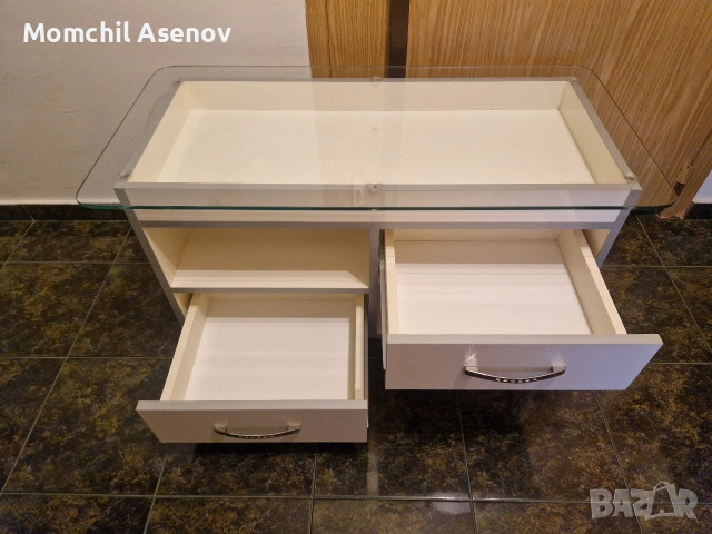 Холна/Помощна маса, Стъклен плот, снимка 3 - Маси - 53429506