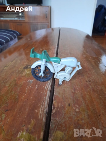 Стара играчка мотор