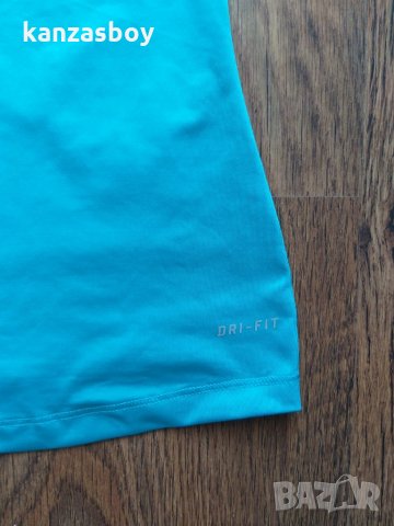  NIKE PRO - страхотен дамски потник КАТО НОВ, снимка 7 - Потници - 33501167