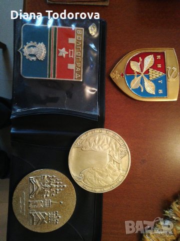 Продавам значки