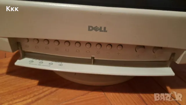 Монитор CRT DELL, снимка 2 - Монитори - 47484004