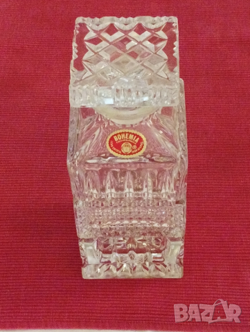 Кристална гарафа за уиски, Бохемия. , снимка 1 - Антикварни и старинни предмети - 44875718