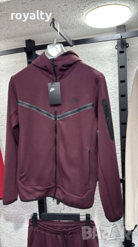 Nike Tech НА ЕДРО Мъжки Спортен Екип Найк 5 Бр.