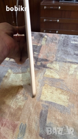 Apple iPad 9.7 5-то поколение A1822 (2017) с 32GB gold, снимка 5 - Таблети - 52885526