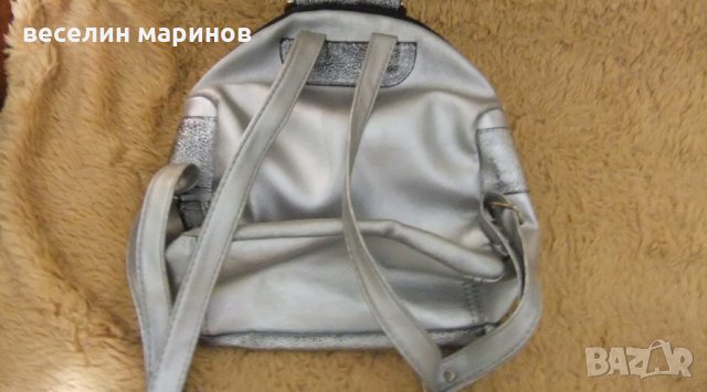 Продавам дамска чанта тип раница, снимка 7 - Чанти - 33229004