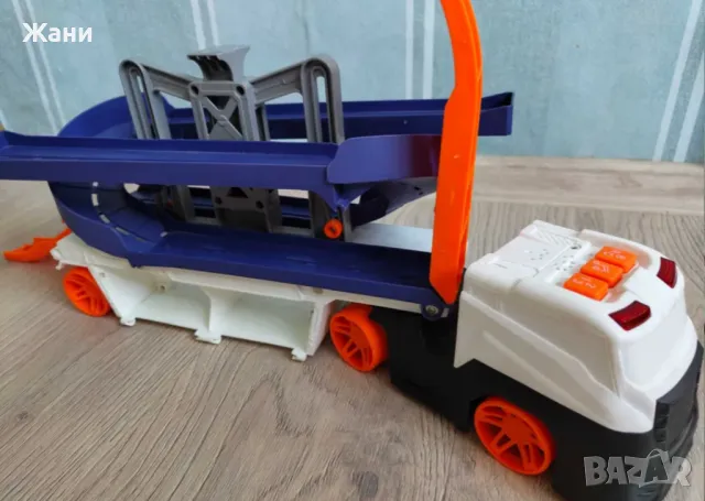 Камион писта с песни за числа и азбука на английски 