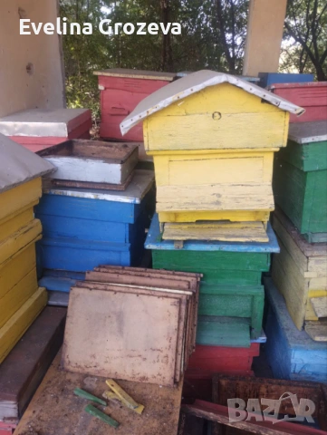 Продавам стари кошери.