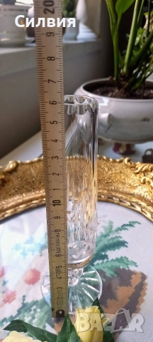 Малка кристална вазичка 🍀, снимка 6 - Антикварни и старинни предмети - 52790458