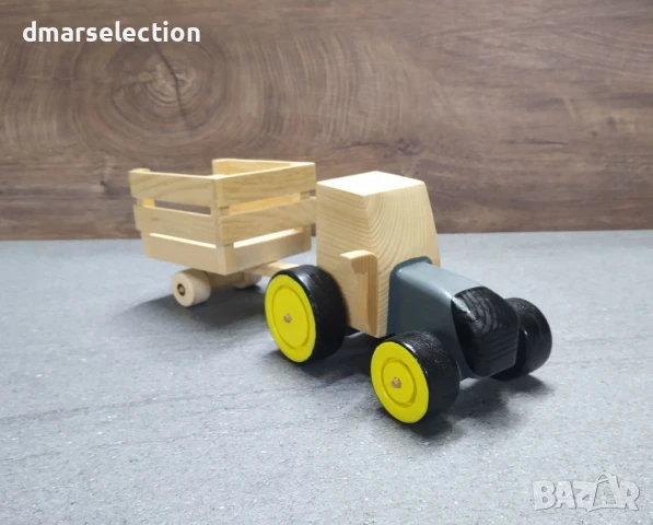 Декоративен дървен трактор с ремарке DMAR 303M3A