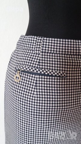 Стилна пола Hammer - класическо тъмно синьо каре!, снимка 6 - Поли - 26689633