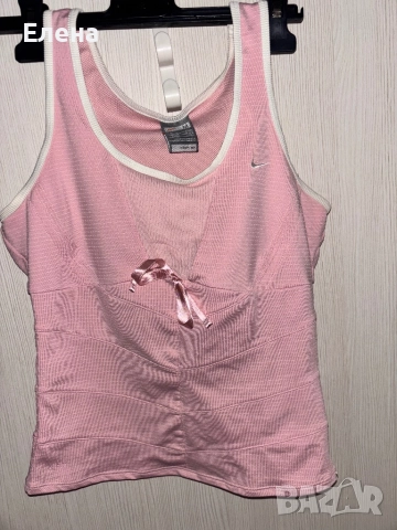 Спортен топ nike, снимка 2 - Спортни екипи - 51950951