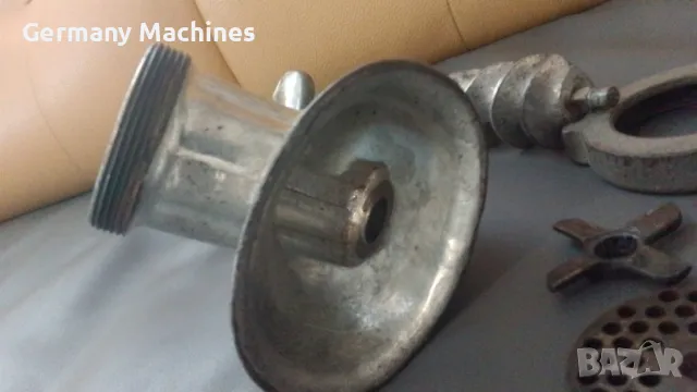 МЕСОМЕЛАЧКА ръчна --здрава РУСКА мелачка за месо или домати…. Имам 2бр различни месомелачки ---Сива , снимка 5 - Други - 48668893