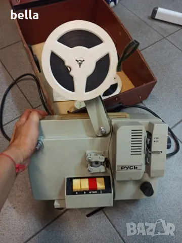 Прожекционен апарат”РУСЬ” 8мм,произведен в Росия. В отлично запазен вид,работещ, снимка 6 - Антикварни и старинни предмети - 50431466