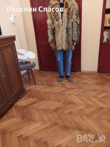 Продавам късо зимно дамско кожено палто,  канадски вълк, снимка 2 - Палта, манта - 37660850