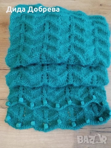 Дамски комплект шал и ръкавички.