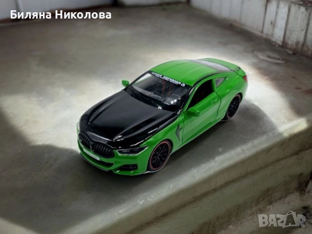 Автомобил BMW M8 с 3 реалистични звука и светлини