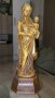Статуетка на Богородица с Младенеца. Материал смола върху дървен постамент., снимка 1