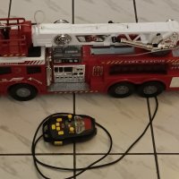 Радиоуправляема кола Дики, пожарен камион, пожарна с стълба и струя за гасене на пожар. , снимка 2 - Коли, камиони, мотори, писти - 43806181