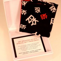 DKNY-нов шал Дона Каран Ню Йорк & с кутия-46 см. х 46 см., снимка 5 - Шалове - 28240002