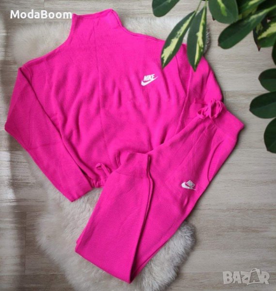 Nike дамски комплекти, снимка 1