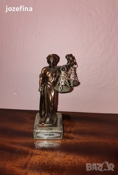 Бронзова статуетка богинята на правосъдието Темида оригинал от Гърция, снимка 1