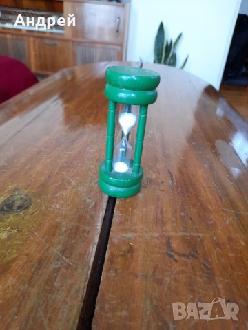 Стар пясъчен часовник