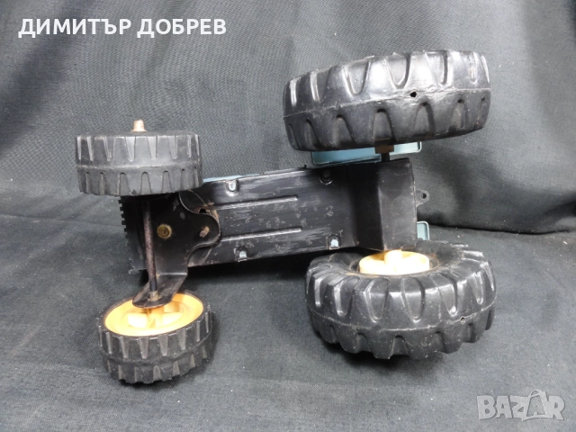 СТАРА РЕТРО СОЦ НРБ МЕТАЛНА ИГРАЧКА ТРАКТОР МИР РАЗГРАД, снимка 7 - Колекции - 52571062