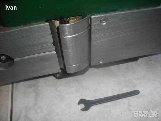 900 Вата-Швейцария-Бош-Електрическо Оригинално Ренде-BOSCH PHO30-82-Стружуване 3 мм-Нож 82 мм, снимка 6 - Други инструменти - 36833099