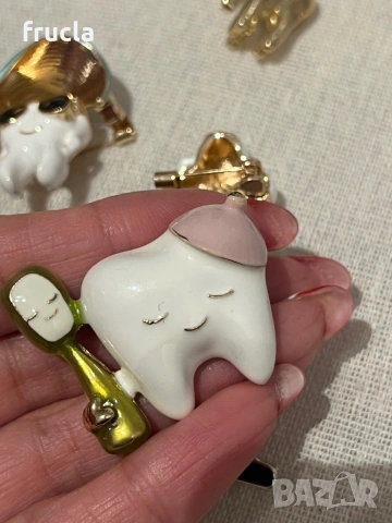 Брошки за Зъболекар, снимка 3 - Други - 53129028