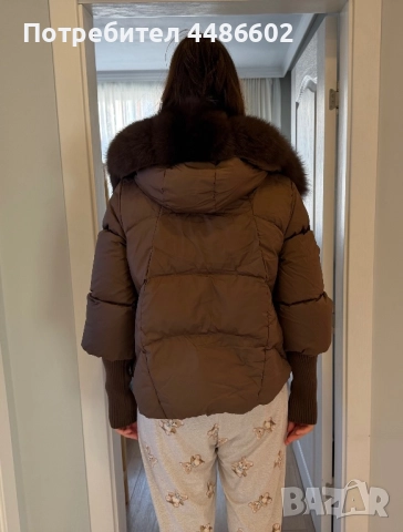 Късо дамско зимно яке с естествен косъм