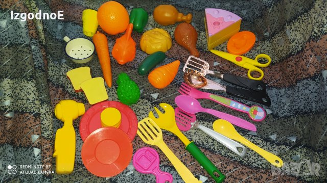 Голям лот пластмасови плодове, зеленчуци, прибори, снимка 2 - Други - 36907946