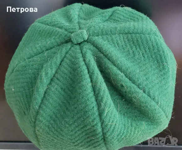 Дамска шапка тип барета, нова