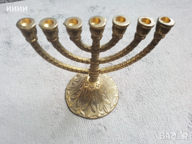 Еврейски бронзов свещник Менора