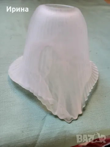 Плафон за лампа. Изработен от бяло матирано стъкло във формата на цвете., снимка 3 - Други - 48490520